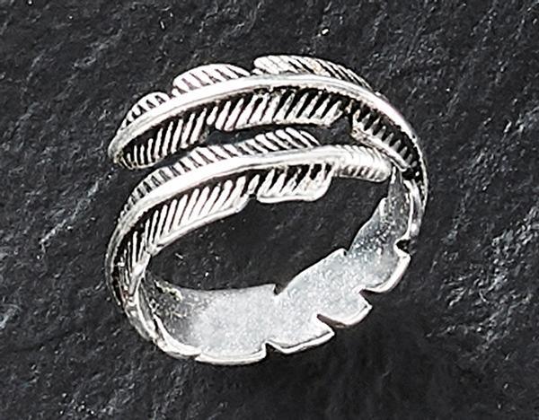 Feather Charm Ring - Wild Wings
